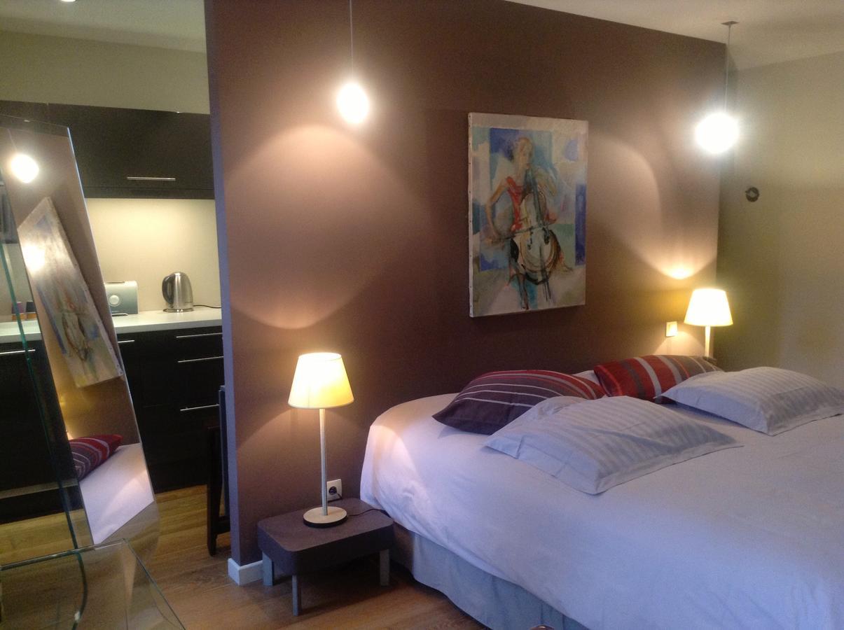 Studio only accessible by stairs,537827607:JPEG